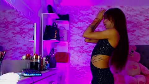 Snapshot of aisha_sex222 chatting on May 18, 2026, 5:02 am aisha_sex222 online show from May 18, 2026, 5:02 am