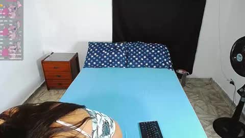 aisha_stacey0410 online show from September 10, 2025, 10:21 pm