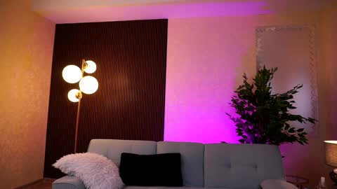 Lora online show from December 15, 2024, 5:45 am