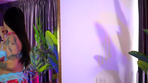 Lora online show from December 29, 2024, 9:17 am