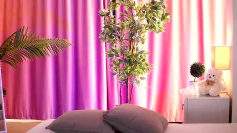 Lora online show from January 9, 2025, 12:30 pm