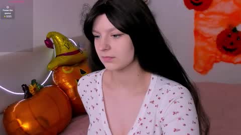 Aisha online show from October 21, 2025, 9:10 am