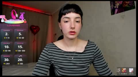 Aisha online show from April 1, 2026, 10:18 pm