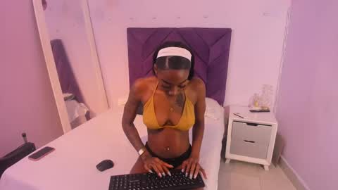 Snapshot of aishalehmann chatting on October 7, 2025, 11:40 am aishalehmann online show from October 7, 2025, 11:40 am