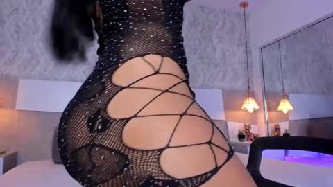 Aisha online show from March 10, 2025, 3:41 pm