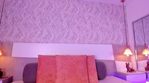 Aisha online show from September 17, 2025, 3:24 pm