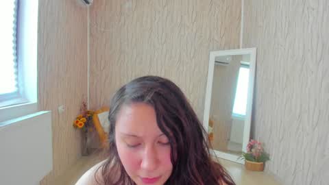 Aisha online show from December 15, 2024, 11:45 am