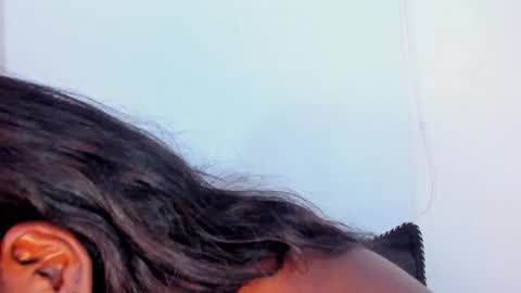 aishazaa online show from November 9, 2025, 1:04 am