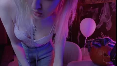 aishiro online show from October 27, 2025, 7:34 am