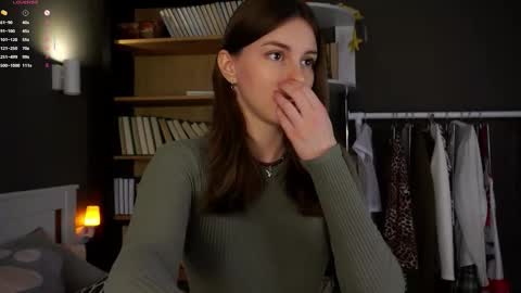 Aliza online show from October 19, 2025, 1:06 am