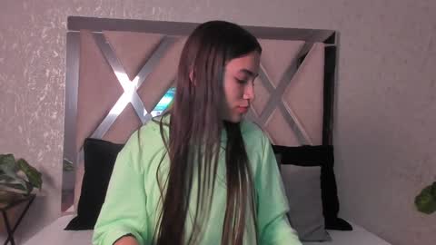 little aitana  online show from February 8, 2025, 12:28 pm