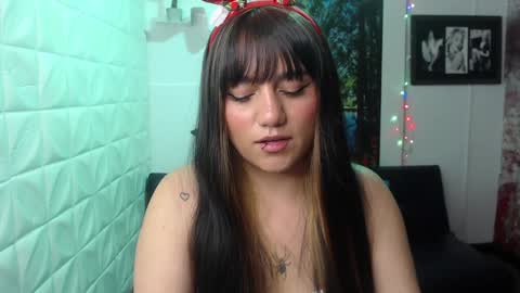 Aitana online show from December 23, 2024, 9:29 pm
