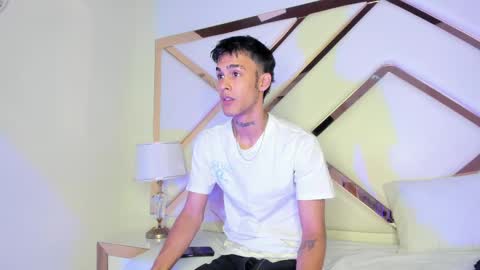 AITANA  online show from November 7, 2025, 7:47 pm