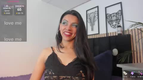 Snapshot of aitanna_garciia chatting on October 21, 2025, 12:17 pm Aitana Garcia online show from October 21, 2025, 12:17 pm