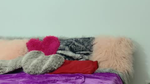 Snapshot of aitanna_love chatting on February 19, 2025, 4:01 am Aitanna Love online show from February 19, 2025, 4:01 am