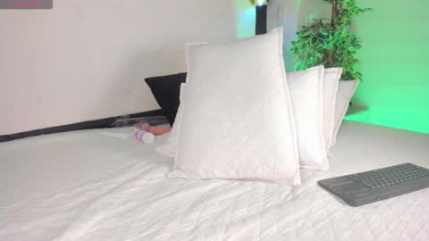   online show from March 19, 2026, 12:03 am