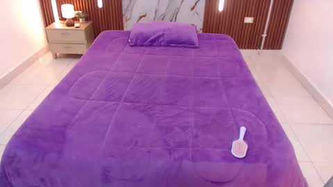 AIXA  online show from October 2, 2025, 12:12 pm