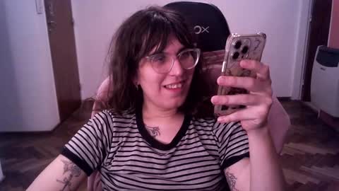 Snapshot of akamedolle chatting on November 5, 2025, 3:39 am Veronica Akame 3 online show from November 5, 2025, 3:39 am