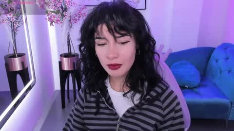 Snapshot of akaza_hakuji_ chatting on May 13, 2026, 12:57 pm Azaka online show from May 13, 2026, 12:57 pm
