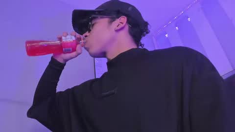 akazaboy online show from March 13, 2026, 4:52 am