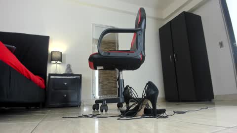 Snapshot of akemirosse chatting on January 28, 2025, 12:05 am Akemi online show from January 28, 2025, 12:05 am