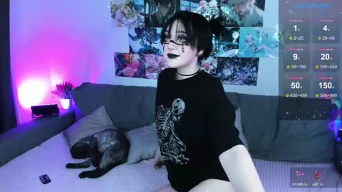 Aki online show from September 15, 2025, 9:48 pm