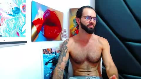 Snapshot of akiles_r chatting on March 5, 2026, 11:23 pm akiles online show from March 5, 2026, 11:23 pm