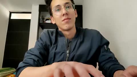 Snapshot of akilesbailo chatting on January 26, 2025, 7:20 pm My love online show from January 26, 2025, 7:20 pm