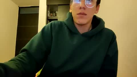 Snapshot of akilesbailo chatting on January 30, 2025, 3:55 am My love online show from January 30, 2025, 3:55 am