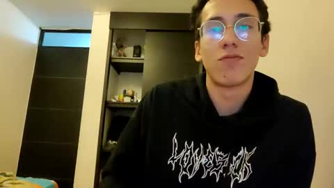 Snapshot of akilesbailo chatting on February 2, 2025, 2:38 am My love online show from February 2, 2025, 2:38 am