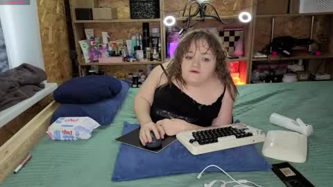 Natalie online show from December 23, 2025, 5:38 am