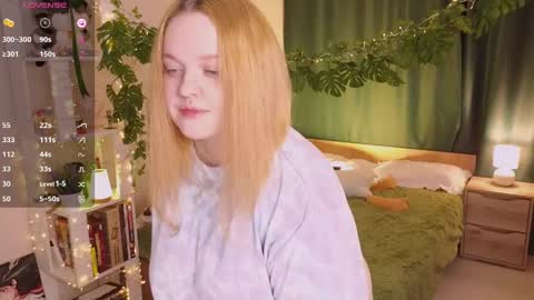 Snapshot of akinohana chatting on February 25, 2025, 12:03 pm Aki online show from February 25, 2025, 12:03 pm