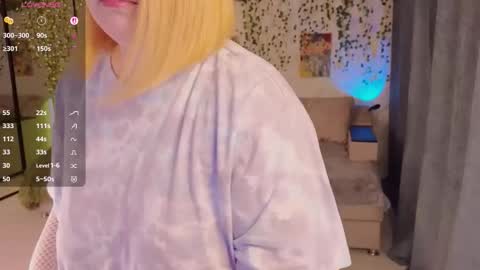 Snapshot of akinohana chatting on October 11, 2025, 12:47 pm Aki online show from October 11, 2025, 12:47 pm