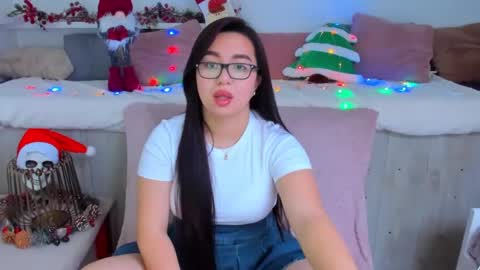 akira_oh_yes online show from December 18, 2024, 8:20 am