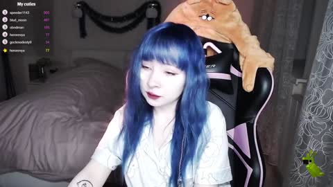 akirahartyx online show from December 14, 2024, 1:49 pm