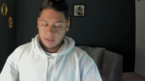 Snapshot of akon_2 chatting on February 24, 2026, 10:30 pm Akoon online show from February 24, 2026, 10:30 pm