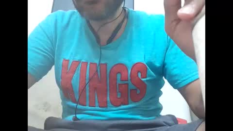 Snapshot of akram_40 chatting on October 12, 2025, 6:51 pm Brown arab man online show from October 12, 2025, 6:51 pm