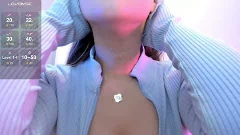 Snapshot of akura_01 chatting on October 23, 2025, 5:40 am Akura is here 3 online show from October 23, 2025, 5:40 am