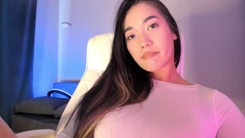 Snapshot of akura_01 chatting on November 27, 2025, 9:00 am Akura is here 3 online show from November 27, 2025, 9:00 am