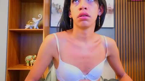 Snapshot of alahia__rodriguez chatting on July 10, 2026, 10:51 am Alahia Rodriguez online show from July 10, 2026, 10:51 am