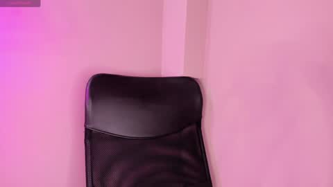 Alahia  online show from February 5, 2025, 6:04 pm