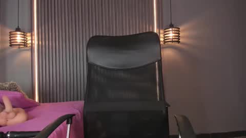 Alahia  online show from September 23, 2025, 2:31 pm