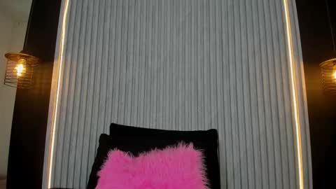 Alahia  online show from January 13, 2026, 1:49 pm