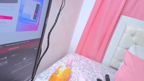 A L A H I A online show from November 1, 2025, 2:08 pm