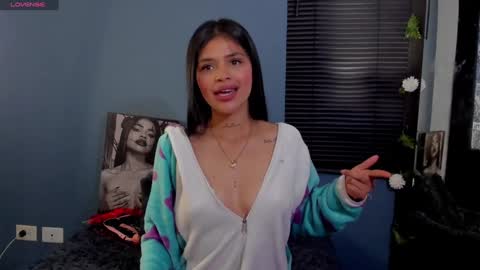 Alaia online show from December 19, 2024, 5:18 pm