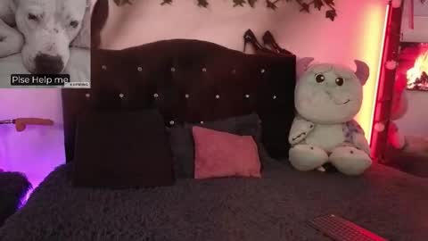 Alaia online show from December 1, 2025, 2:27 am