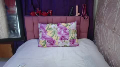 alaia_boobs online show from March 27, 2026, 1:44 am