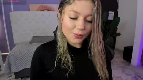 Alaia online show from October 2, 2025, 12:56 pm