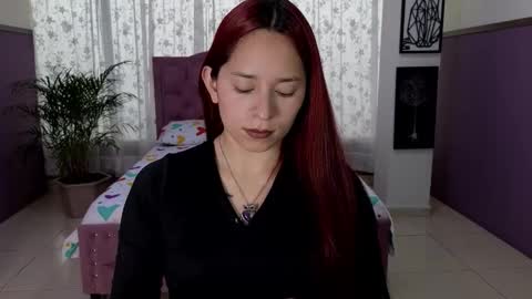 Alaia Skater online show from November 28, 2025, 7:05 pm