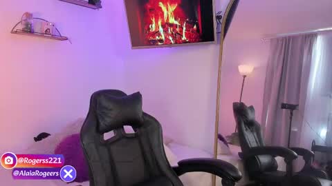 Snapshot of alaiarogerss chatting on May 20, 2026, 5:08 pm online show from May 20, 2026, 5:08 pm